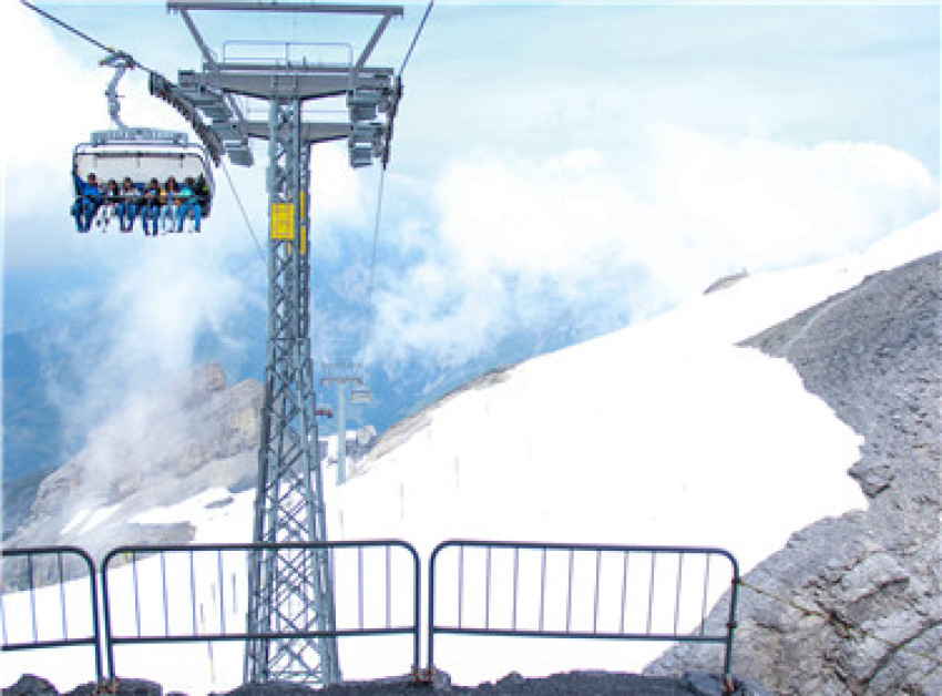 瑞士冰雪一日游：英格堡—铁力士雪山滑雪1日游 苏黎世往返